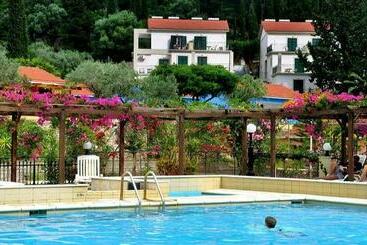 호스텔 Captain Yiannis