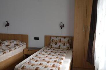 تختخواب و صبحانه Havasi Gyopár