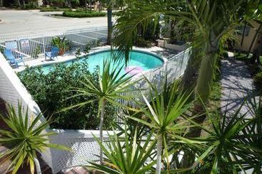 Eastward Strand Hotel & Suites