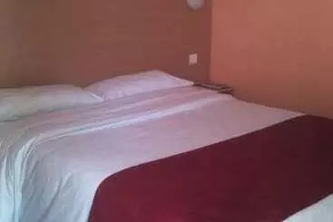 בית מלון כפרי Initial By Balladins Roissy / Saintmard