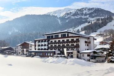 Alpenparks Hotel & Apartment Taxacher