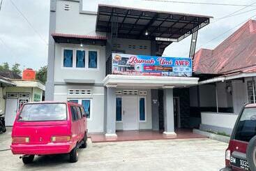 Pensjonat Rumah Umi Awr