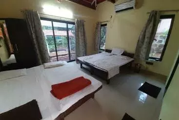 Triskelion   Bed And Breakfast, Family Home Stay By Joshi Brothers