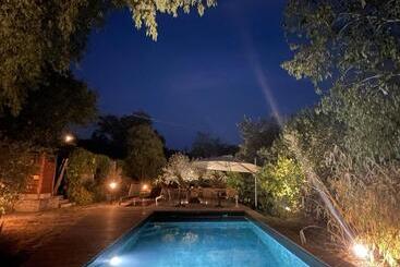 住宿加早餐  L Amourier Chambres D Hôtes Pour Amoureux Avec Jacuzzi Ou Baignoire Xxl