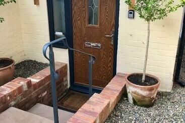 بنسيون The Costrel