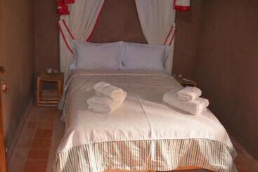 تختخواب و صبحانه Le Drom Blanc