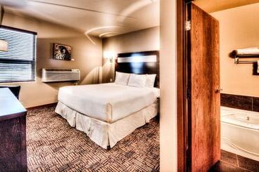 酒店 Podollan Inn & Spa  Grande Prairie