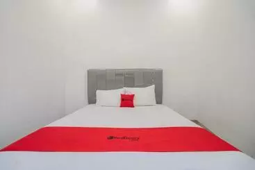 Hotel Reddoorz Near Tugu Coklat Pesawaran Lampung