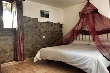 ホテル Trisileja En Puente Romano