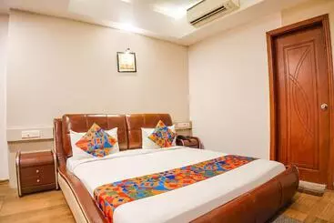 Fabhotel Divine Casa