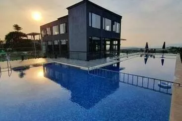 Paraiso Resort & Club