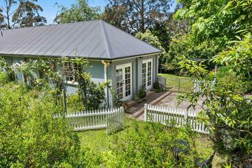 فندق صغير Lush And Charming Country Escape, Stunning Gardens