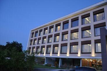 Pride Biznotel Manjusar Vadodara Near Sokhda Lake