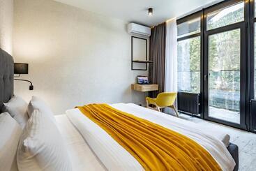 Wood Hotel Resort & Spa