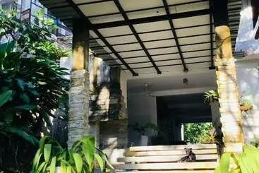 Thelakehostel