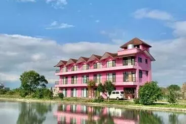 پانسیون Pink Castle House