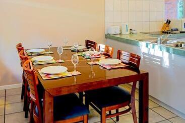 Cable Beachside Villas