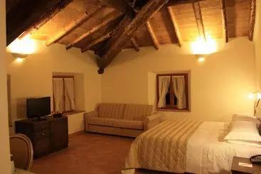 فندق Cascina Canova