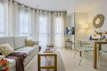 Apartamentos Suites Oficentro