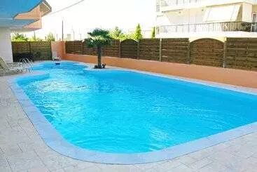 בית מלון כפרי Philoxenia