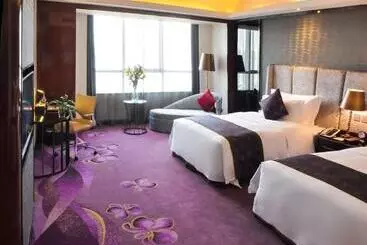 Sentosa Hotel Shenzhen Feicui Branch, Enjoy Tropical Swimming Pools And High Class Fitness Club