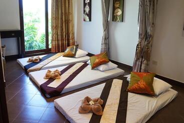 בית מלון כפרי The Oriental Tropical Beach At Vip Resort