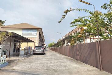 Sunee Place Hotel By Oyo