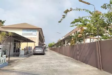 Sunee Place Hotel By Oyo