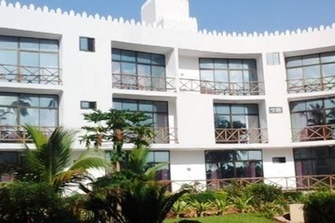 Hotel Coconut Tree Village Beach Resort