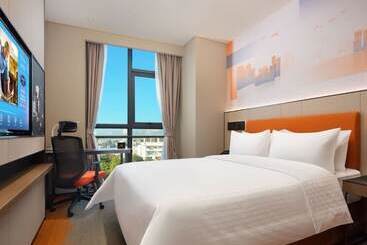 Hotel Huanpeng By Hilton Shenzhen Baoanairport