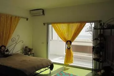 پانسیون Eden Beach Saint Louis