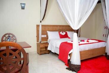 هتل White Peacock Resort Mtwapa