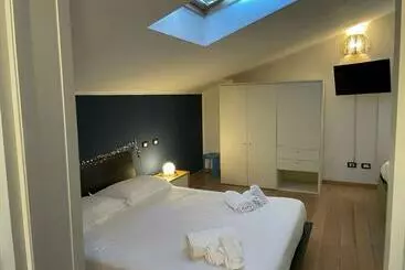 Majatalo Splendida Camera Familiare Con Lucernario A 500 Mt Dal Mare