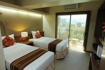 בית מלון כפרי City Suites Ramos Tower