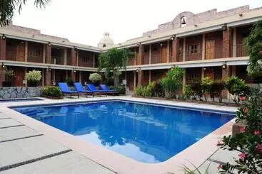 Otel Montroi Express