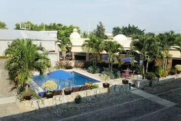 酒店 Montroi Express