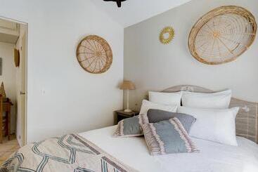 住宿加早餐  Mas Du Temps Perdu