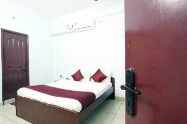 Lägenhetshotell Naadi Family Homestay Thanjavur