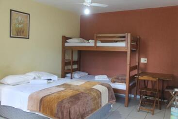 Пансион Pousada E Camping Carrion