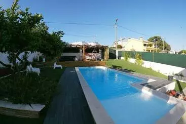 Ostello Mata Beach Caparica