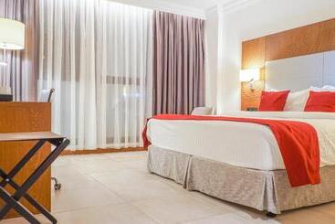 Star Land Hotel Bastos