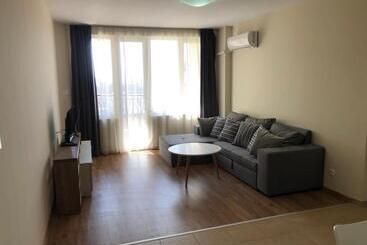 מלון דירות Flora Beach Private