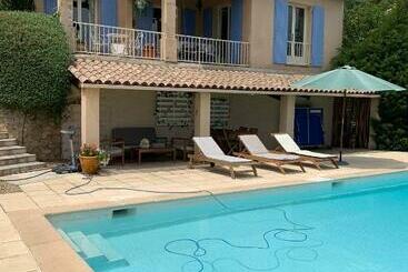 ベッドアンドブレックファースト Villa Magnolia