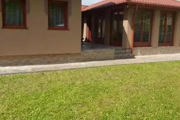 ペンション Számadó Vendégház