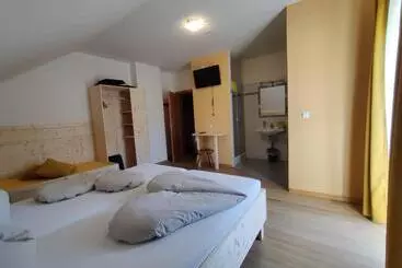 Alberg Weingut Lieschnegg