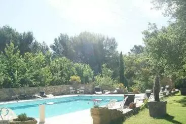 Aamiaismajoitus (B&B) Le Mas Des Chênes