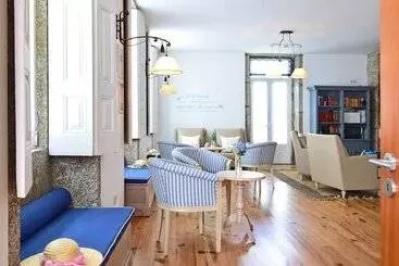 Отель Solar Egas Moniz Charming House & Local Experiences