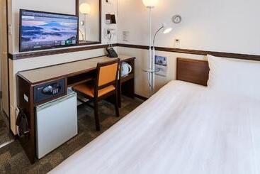 Otel Toyoko Inn Tsukuba Express Yashioeki Kitaguchi