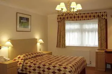 Walton Cottage Hotel And Suites