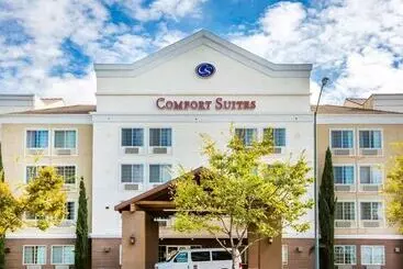 호텔 Comfort Suites